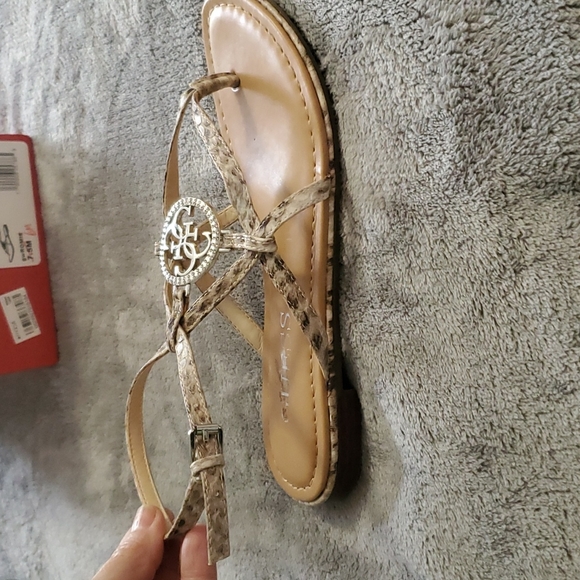 GUESS Romie sandal - Picture 4 of 6